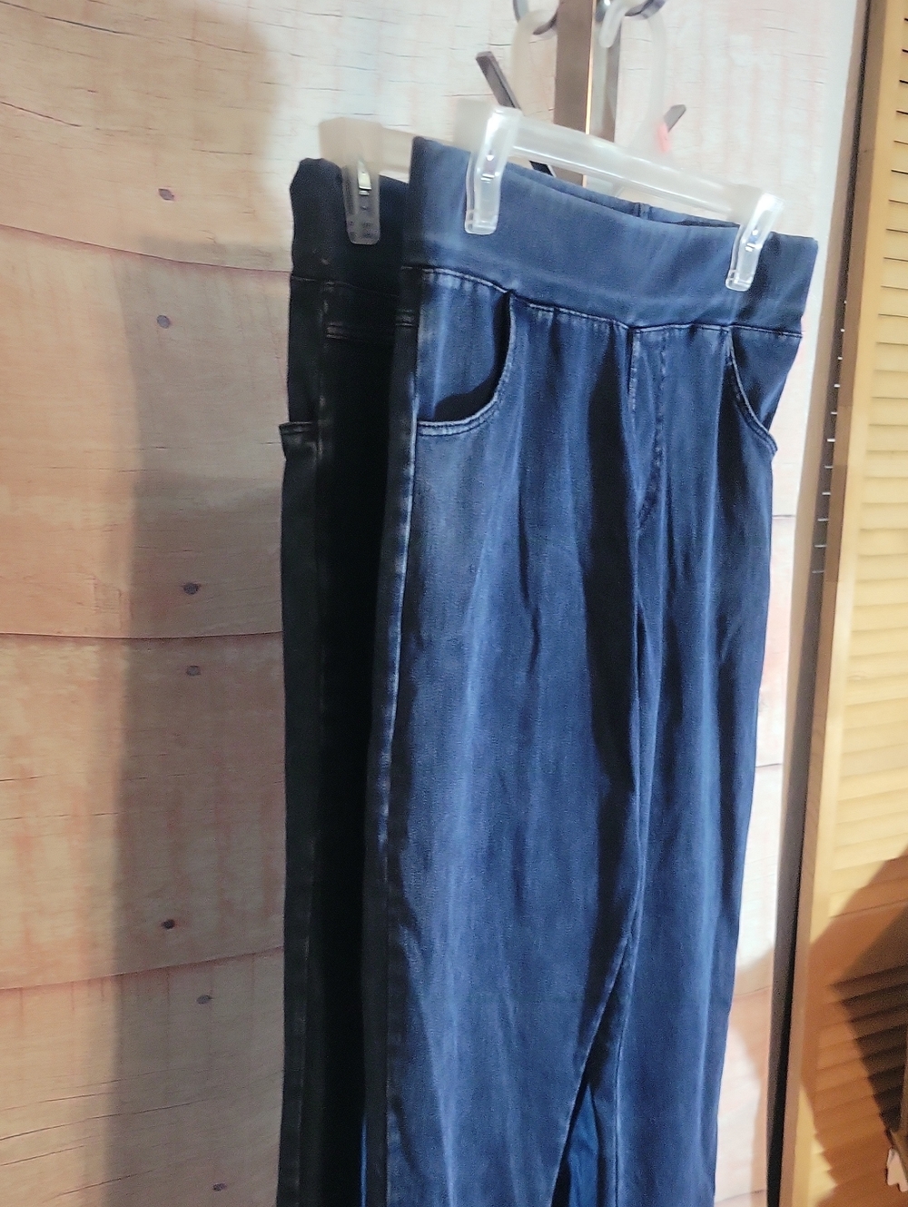 2 Pair Jeggings Bundle - Picture 3 of 7